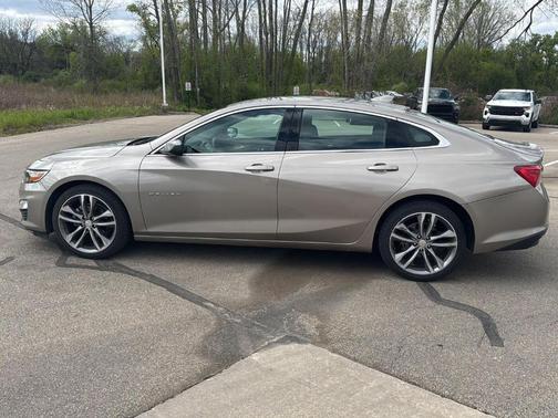 Mineral Gray Metallic 2025 Chevrolet Malibu LT