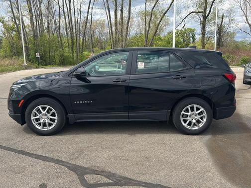 Mosaic Black Metallic 2024 Chevrolet Equinox LS