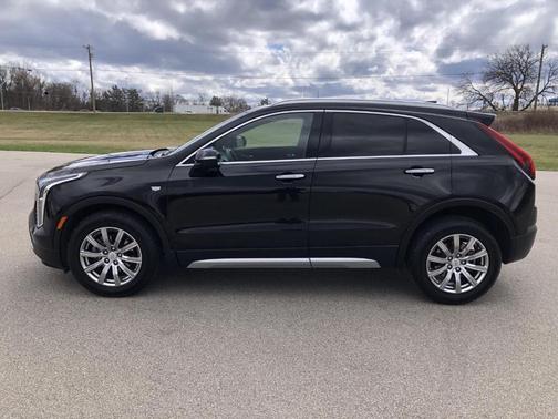 2023 Cadillac XT4 Premium Luxury