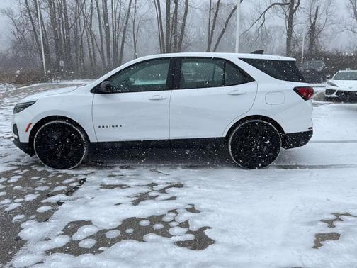 2023 Chevrolet Equinox LS