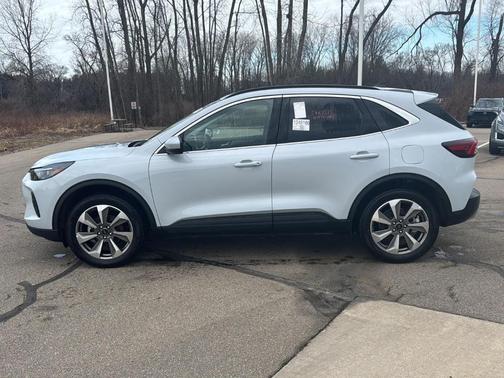 2025 Ford Escape Platinum