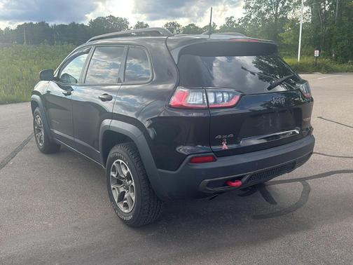 Diamond Black 2020 Jeep Cherokee Trailhawk