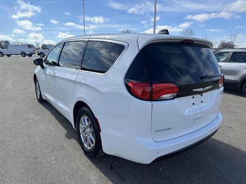 2026 Chrysler Voyager LX