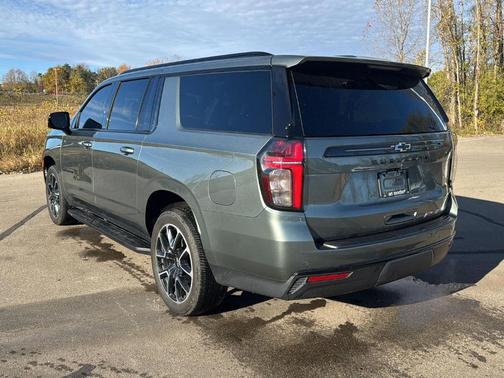 2023 Chevrolet Suburban RST