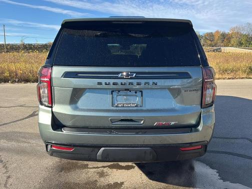 2023 Chevrolet Suburban RST