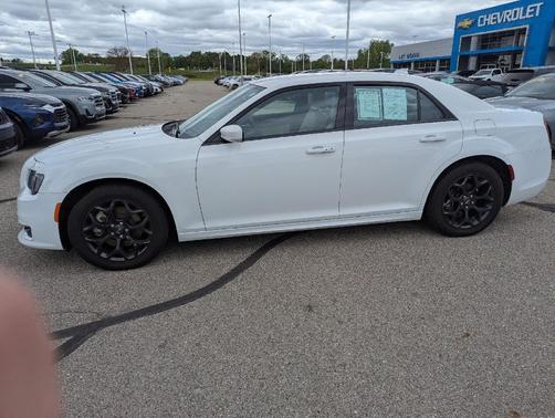 2022 Chrysler 300 Touring L
