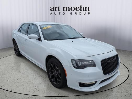 2022 Chrysler 300 Touring L