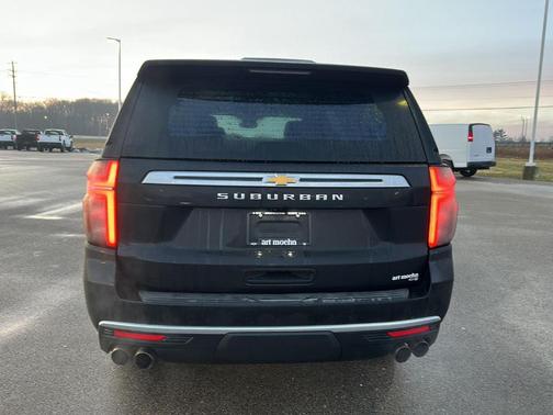 2023 Chevrolet Suburban High Country