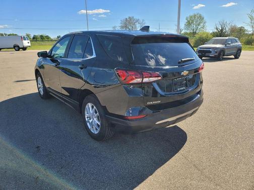 Mosaic Black Metallic 2022 Chevrolet Equinox 1LT