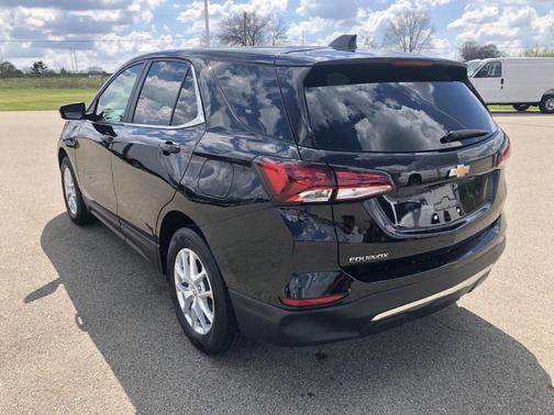 Mosaic Black Metallic 2024 Chevrolet Equinox LT