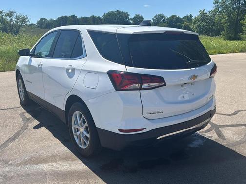 Summit White 2024 Chevrolet Equinox LT