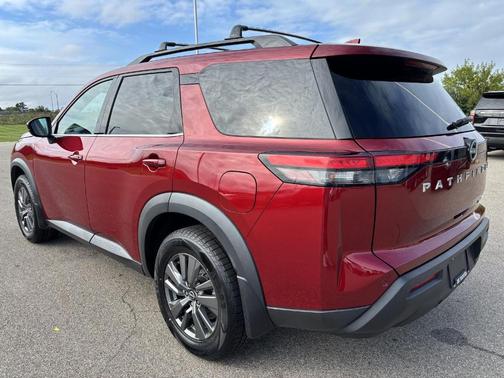 Scarlet Ember 2024 Nissan Pathfinder SV