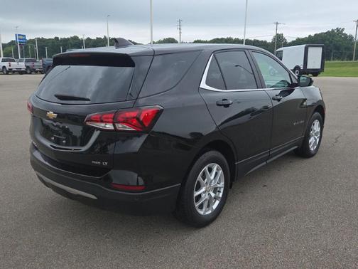 Mosaic Black Metallic 2024 Chevrolet Equinox LT