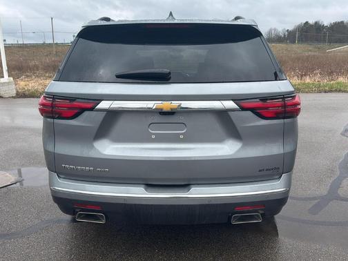 Sterling Gray Metallic 2023 Chevrolet Traverse High Country