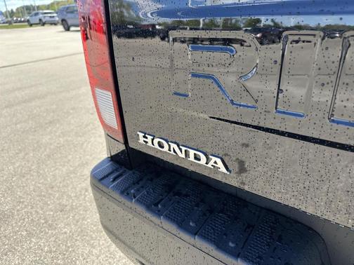 Crystal Black Pearl 2026 Honda Ridgeline RTL