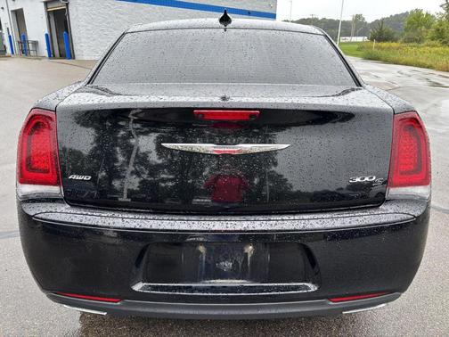 Gloss Black 2016 Chrysler 300 S