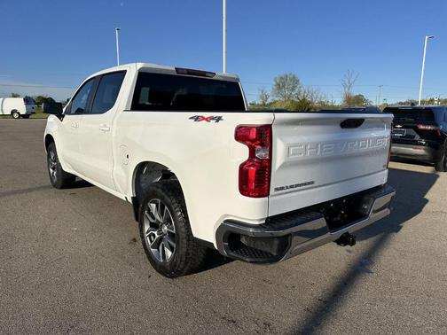 Summit White 2023 Chevrolet Silverado 1500 LT