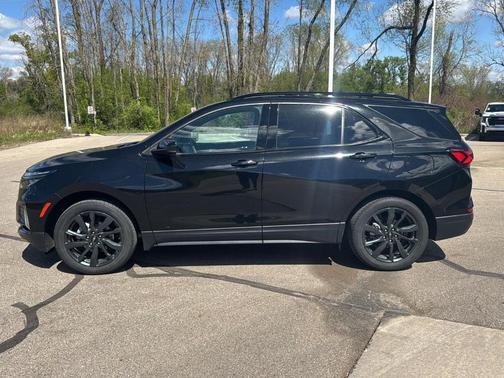 Mosaic Black Metallic 2023 Chevrolet Equinox RS
