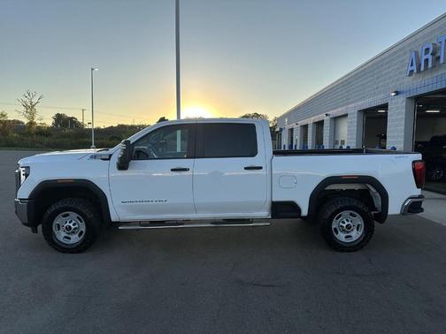 2024 GMC Sierra 2500 Pro