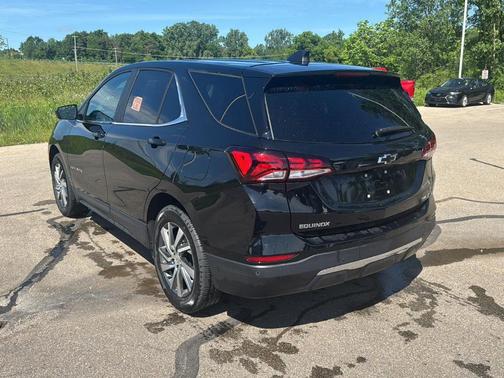 Mosaic Black Metallic 2024 Chevrolet Equinox LT