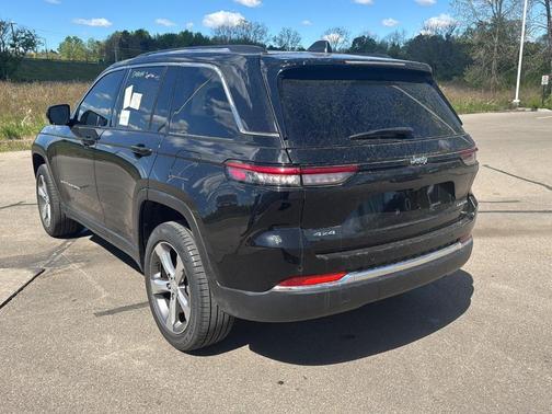 Diamond Black 2022 Jeep Grand Cherokee Limited