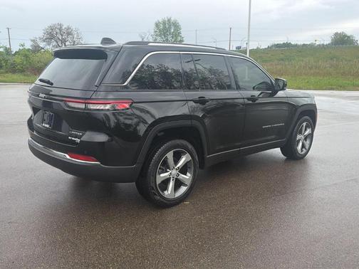 Diamond Black 2022 Jeep Grand Cherokee Limited