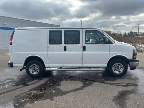 2023 GMC Savana 2500 Work Van