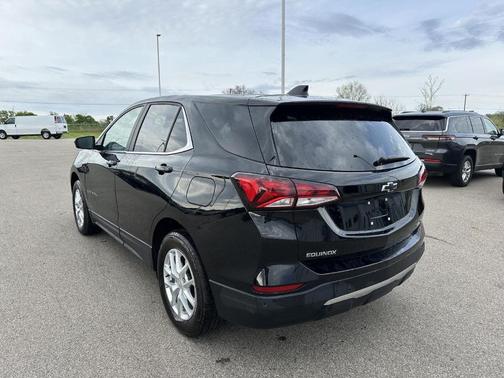 Mosaic Black Metallic 2024 Chevrolet Equinox LT
