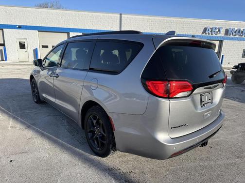 2019 Chrysler Pacifica Touring-L Plus
