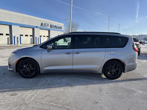 2019 Chrysler Pacifica Touring-L Plus