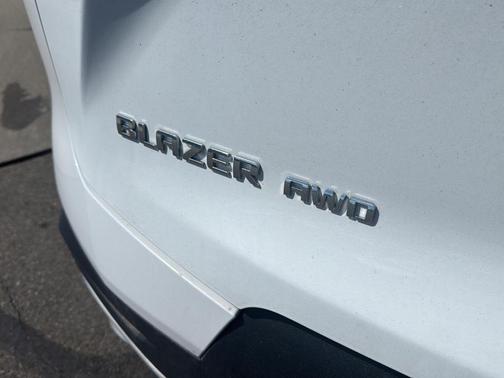 Summit White 2025 Chevrolet Blazer LT