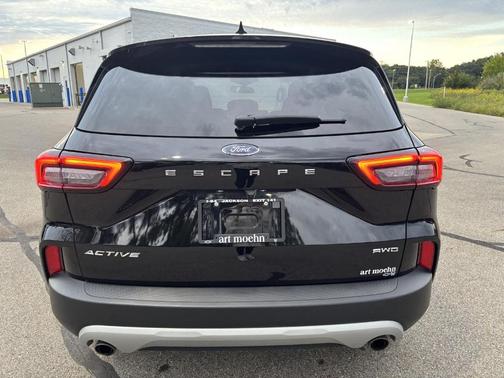 Agate Black Metallic 2025 Ford Escape Active