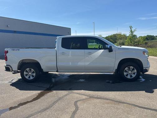 Summit White 2025 Chevrolet Silverado 1500 LT