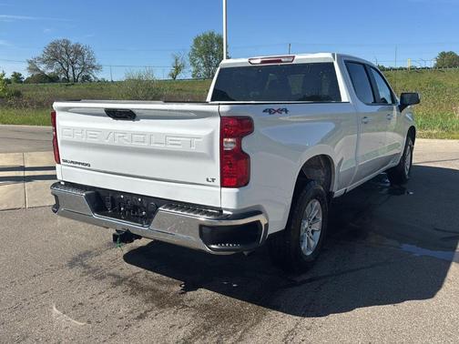 Summit White 2025 Chevrolet Silverado 1500 LT