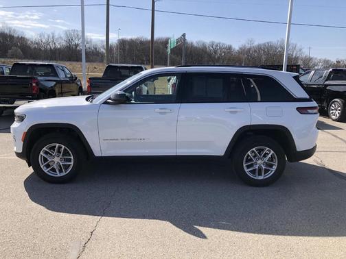 2023 Jeep Grand Cherokee Laredo