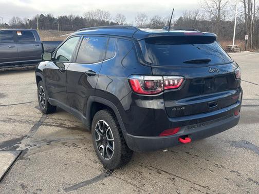 Diamond Black 2025 Jeep Compass Trailhawk