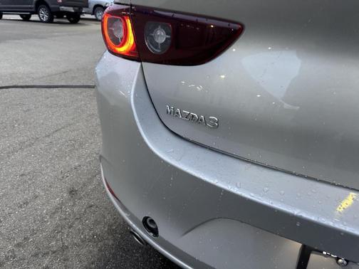 2025 Mazda Mazda3 FWD w/Preferred Package