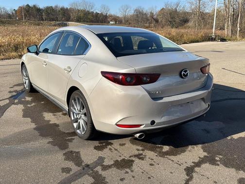 2025 Mazda Mazda3 FWD w/Preferred Package