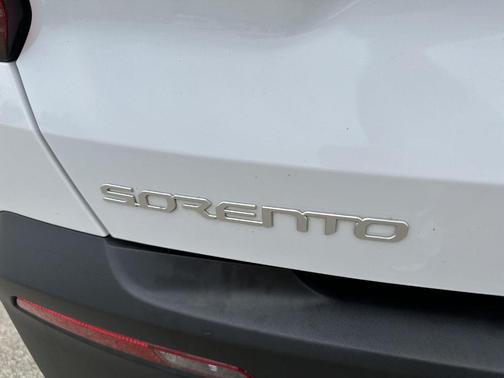 2023 Kia Sorento LX