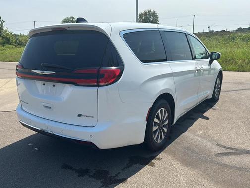 Bright White Clearcoat 2023 Chrysler Pacifica Hybrid Touring L