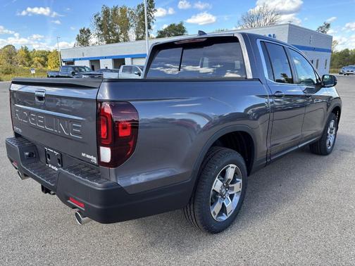 Modern Steel Metallic 2026 Honda Ridgeline RTL