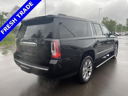 Photo 4 of 5 of 2016 GMC Yukon XL Denali