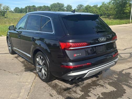 Orca Black Metallic 2021 Audi SQ7 4.0T Premium Plus