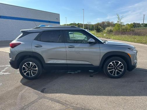 Sterling Gray Metallic 2025 Chevrolet Trailblazer LT
