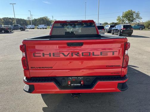 2023 Chevrolet Silverado 1500 Custom
