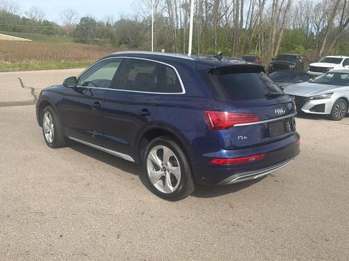 Navarra Blue Metallic 2021 Audi Q5 40 Premium Plus