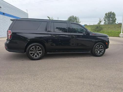 Black 2023 Chevrolet Suburban Z71