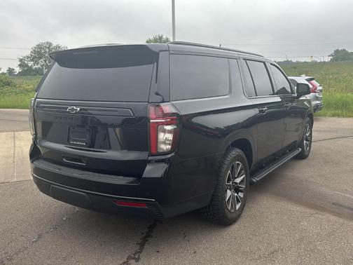 Black 2023 Chevrolet Suburban Z71