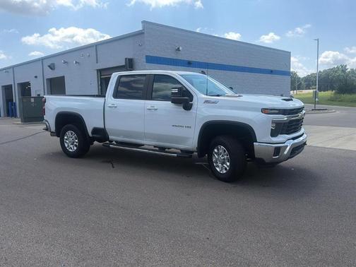 Summit White 2024 Chevrolet Silverado 2500 LT