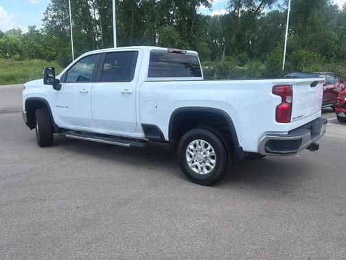 Summit White 2024 Chevrolet Silverado 2500 LT